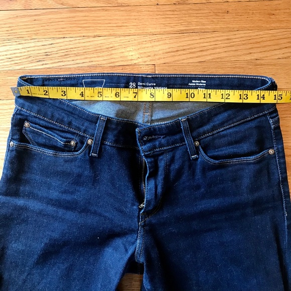 Levi’s dark wash jeans - Picture 3 of 6